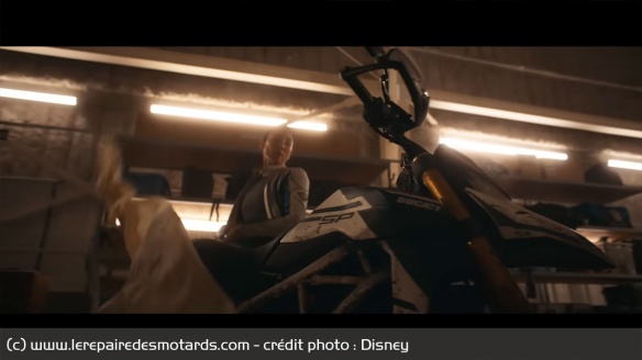 Eve et sa Ducati Hypermotard 950 SP