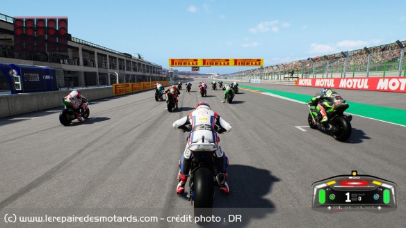 La jouabilité est similaire à celle de MotoGP 22
