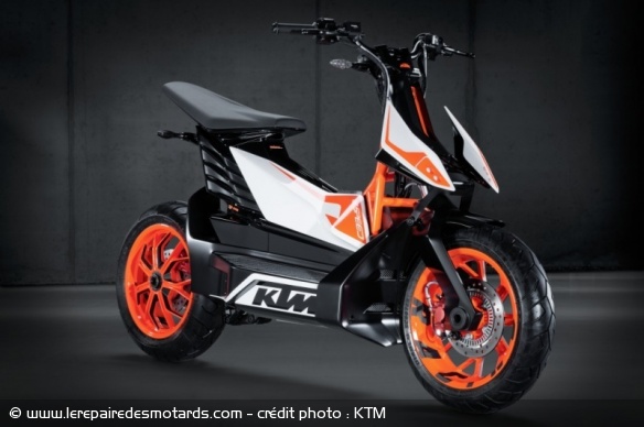 Présenté en 2013, le KTM devait être commercialisé dès 2015
