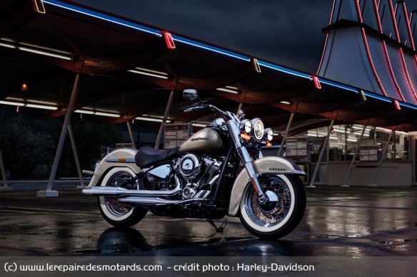Harley-Davidson Deluxe