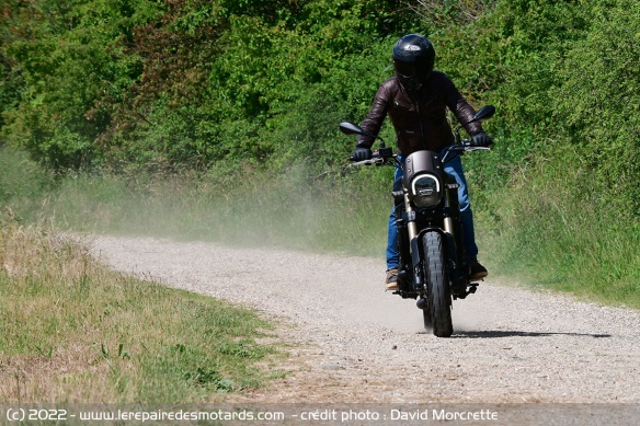 Benelli Leoncino 800 Trail