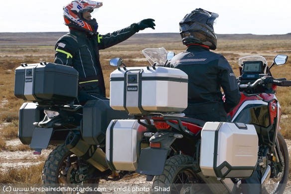 Top-case moto en plastique noir ou aluminium