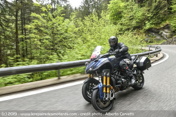 Essai de la veste Dainese Gran Turismo Gore-Tex sur la Niken GT