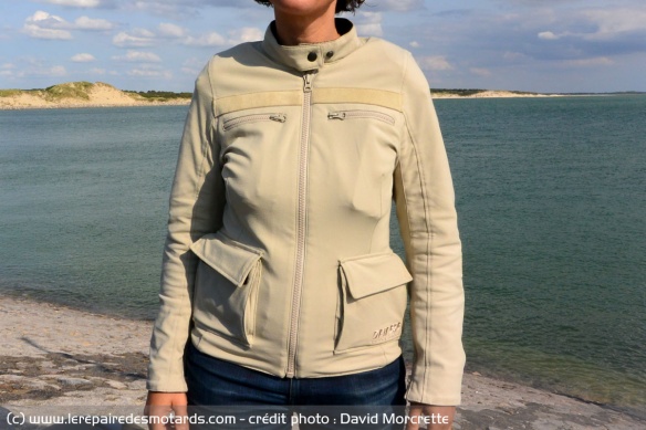 Veste Dainese Kiffa lady avec de nombreuses poches