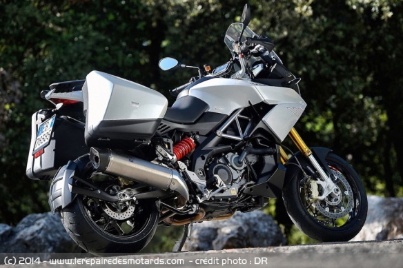 Vue arrière Aprilia Caponord 1200