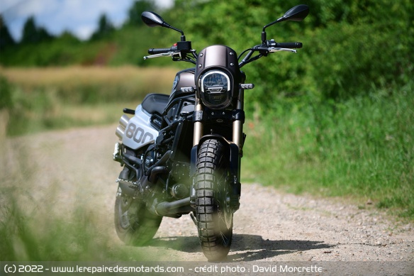 T pour Trail ou Scrambler