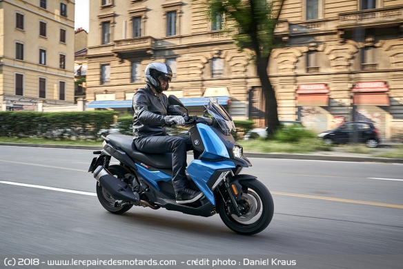 Essai BMW C400X en ville