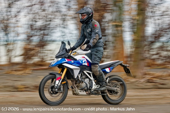 La F 450 reste fid&egrave;le &agrave; l'esprit GS et se destine surtout &agrave; des pistes roulantes et s&egrave;ches