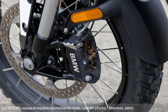 Le frein avant de la BMW F 450 GS Trophy