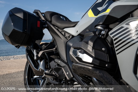 Les options sont nombreuses et il est possible d'en faire une machine plus touring notamment avec la bagagerie