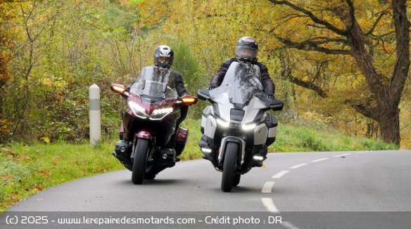 Essai comparatif des Honda GoldWing 1800 Tour et BMW R 1300 RT Essai comparatif des Honda GoldWing 1800 Tour et BMW R 1300 RT