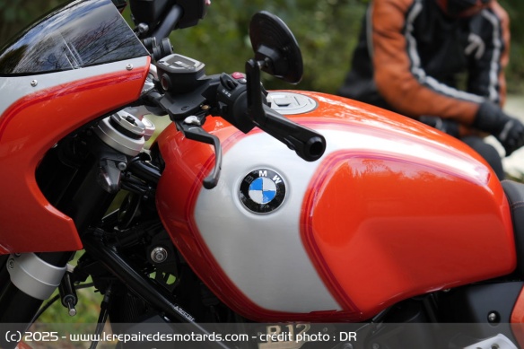 Le r&eacute;servoir de la BMW R12 S