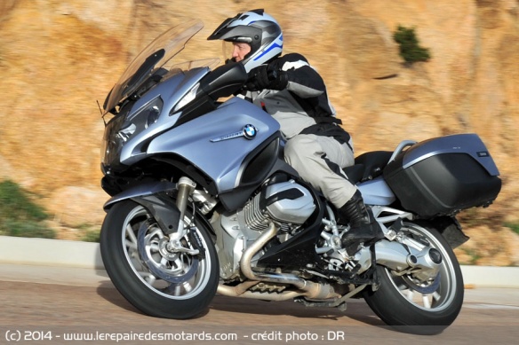 BMW R 1200 RT sur autoroute