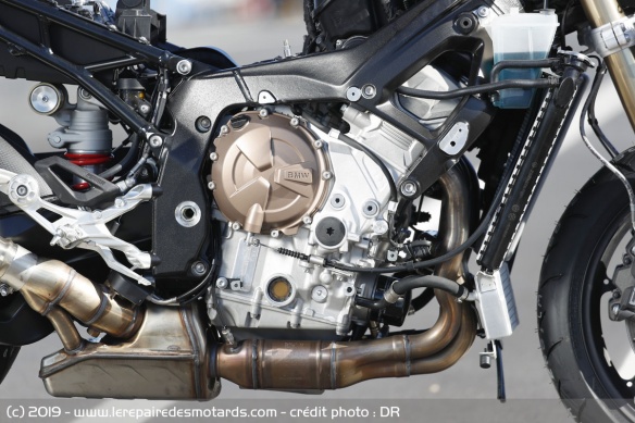 Le 4 cylindre ShiftCam de la BMW S1000RR
