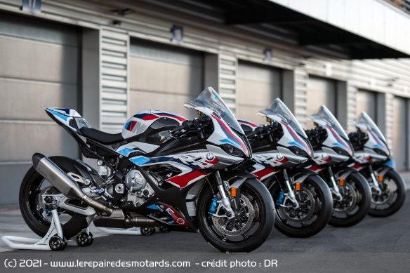 La BMW M1000RR réclame tout de même 33.270 euros