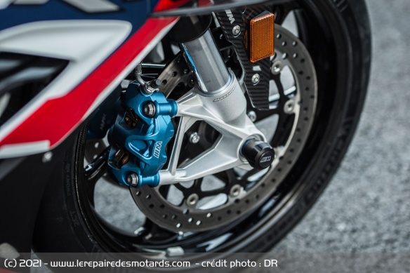 Les étriers Nissin dérivés du Superbike sont d'une efficacité redoutable