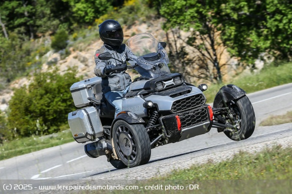 Le Rotax enroule facilement avec de bonnes reprises, mais l'embrayage est un peu daté