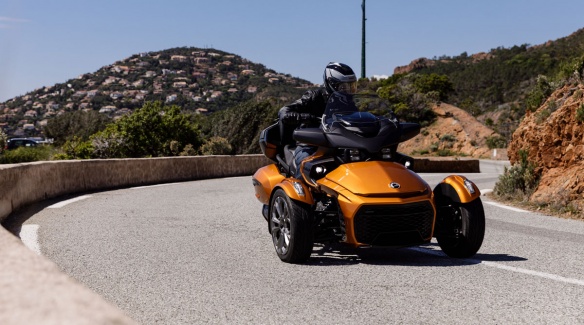 Essai 3-roues Can-Am Spyder F3-S et F3 Limited Essai 3-roues Can-Am Spyder F3-S et F3 Limited