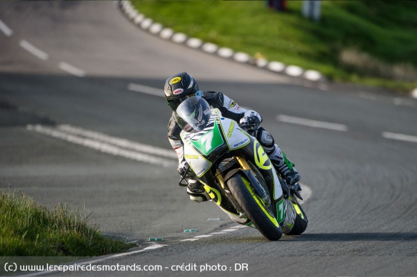 Johnson est parvenu à finir 4e du Lighweight TT 2016 à son guidon