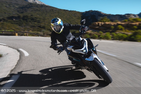 Efficace et dynamique, le roadster chinois montre quelques limites à l'attaque