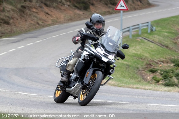 95 cv (70 kW) à 9.000 tours/minute
