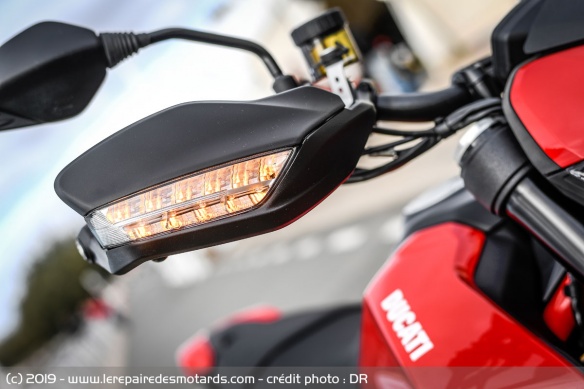 Clignotant de la Ducati Hypermotard 950