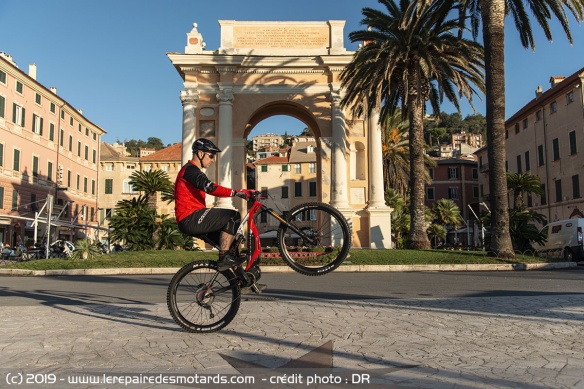 Wheeling en VTT électrique