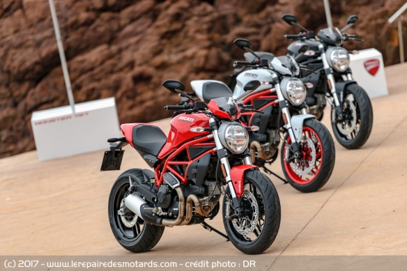La Ducati Monster 797 est déclinée dans 3 coloris