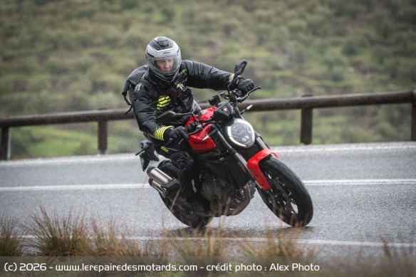 Boite et s&eacute;lection fonctionnent avec fluidit&eacute; m&ecirc;me &agrave; basse vitesse