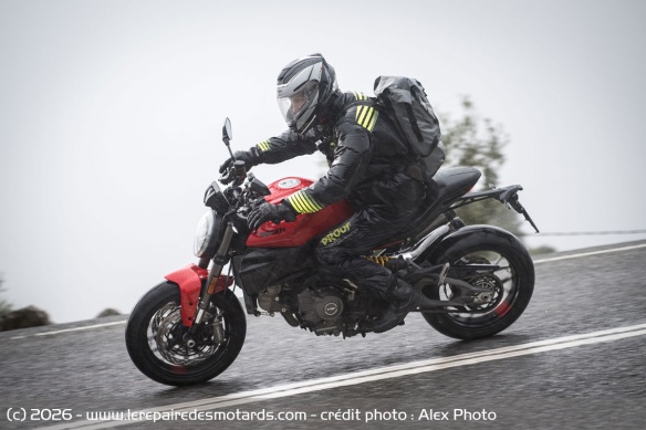 Antipatinage et ABS interviennent efficacement dans ces conditions pr&eacute;caires