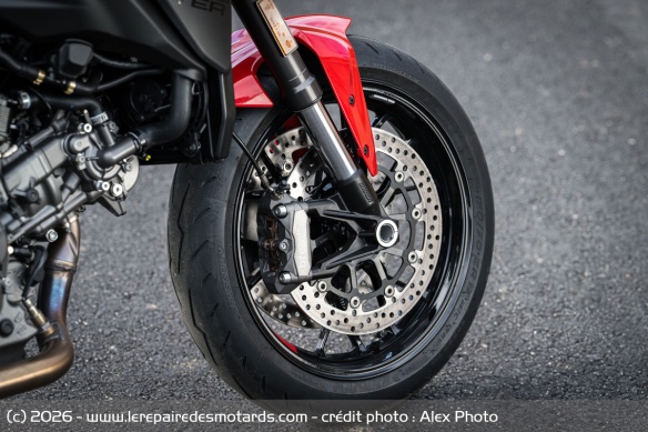 L'&eacute;trier avant offre une bonne sensibilit&eacute; au levier