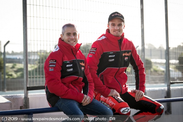 Bautista et Davies étaient eux-aussi à Jerez pour essayer la V4 R Bautista et Davies étaient eux-aussi à Jerez pour essayer la V4 R