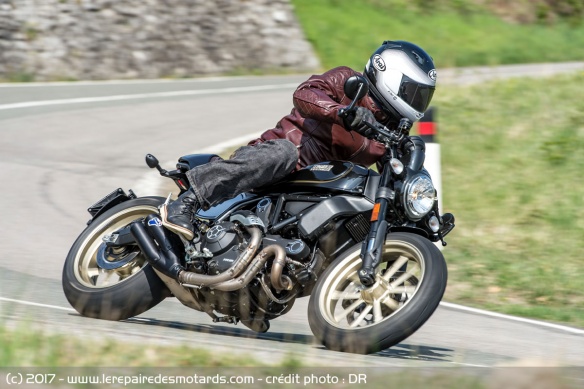 Même si ce n'est pas sa vocation, le Scrambler peut s'autoriser des sorties sur autoroute sans aucun problème