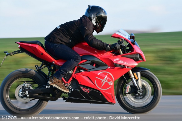 240 km/h en vitesse de pointe