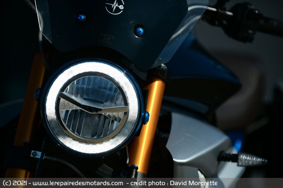 Phare avant à LED avec une jolie signature lumineuse