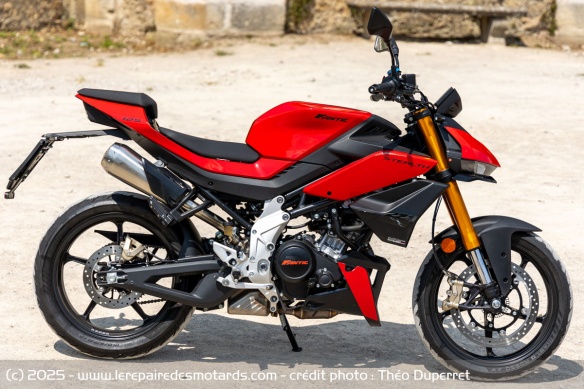 Le roadster Fantic Stealth 125