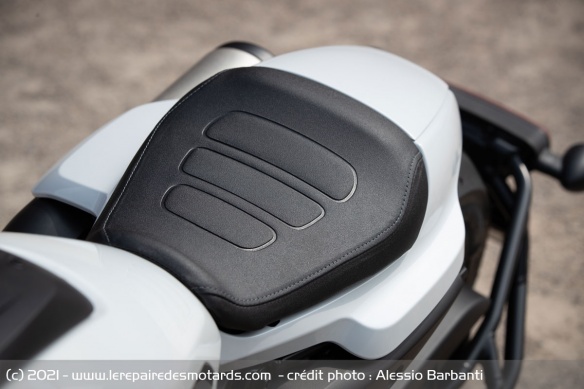 A 755 mm de haut, la selle reste accessible à tous les gabarits