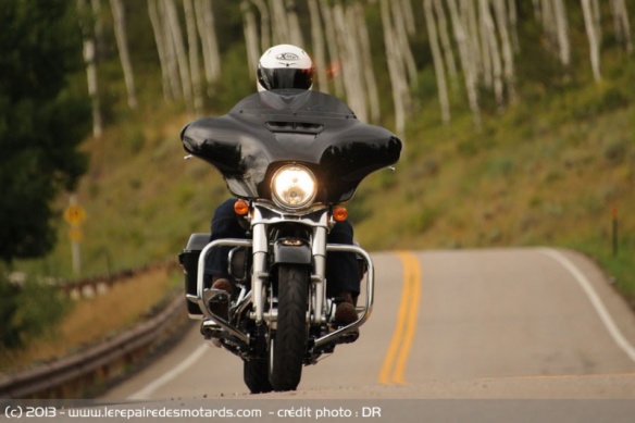 Essai Harley Davidson Street Glide de face