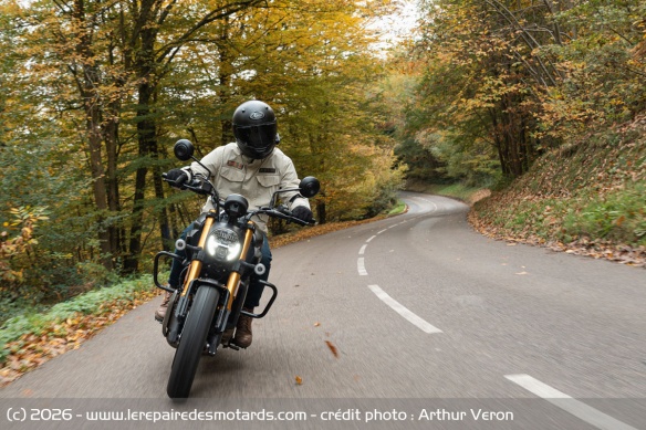 Le monocylindre conserve un peu de caractère, sans que cela se montre gênant