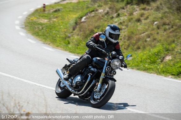 La Honda CB 1100 RS en courbe