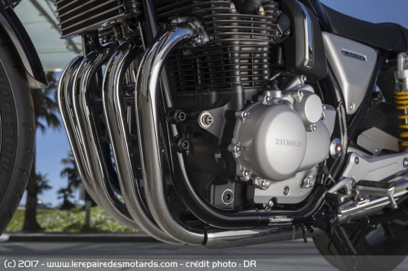 Le 4 cylindres en ligne de la CB1100