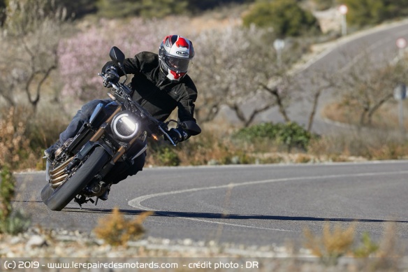 Essai Honda CB650R sur route