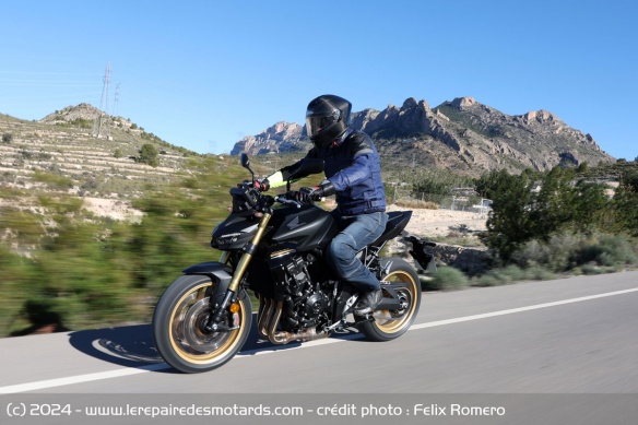 A 130 km/h en 6e, le moteur cruise sans la moindre vibration en vue