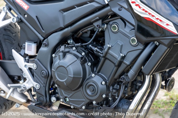 Le moteur bicylindre de la Honda CB500 Hornet