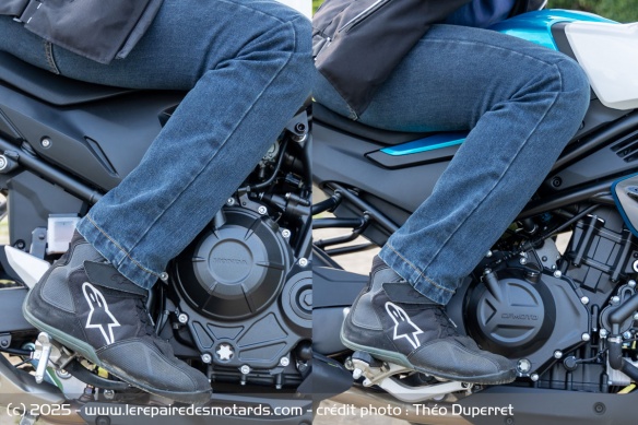La position des jambes diffère sur la Honda et sur la CFMOTO