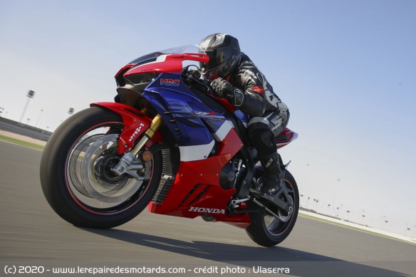 La Fireblade en ligne droite
