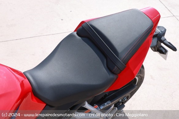 La selle de la Honda CBR650R E-Clutch