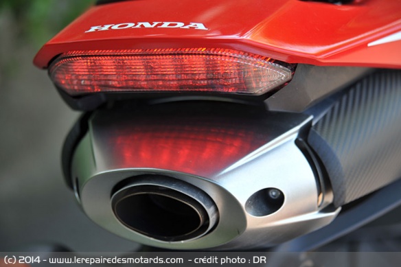 Feu arrière Honda CBR 600 RR