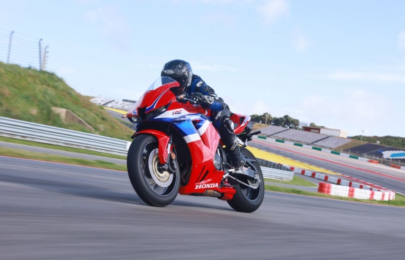 Essai Honda CBR 600 RR 2024 - Crédit photo : Ciro Meggiolaro Essai Honda CBR 600 RR 2024 - Crédit photo : Ciro Meggiolaro
