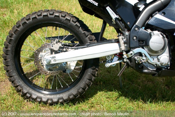 Roue arrière de la Honda CRF250 Rally